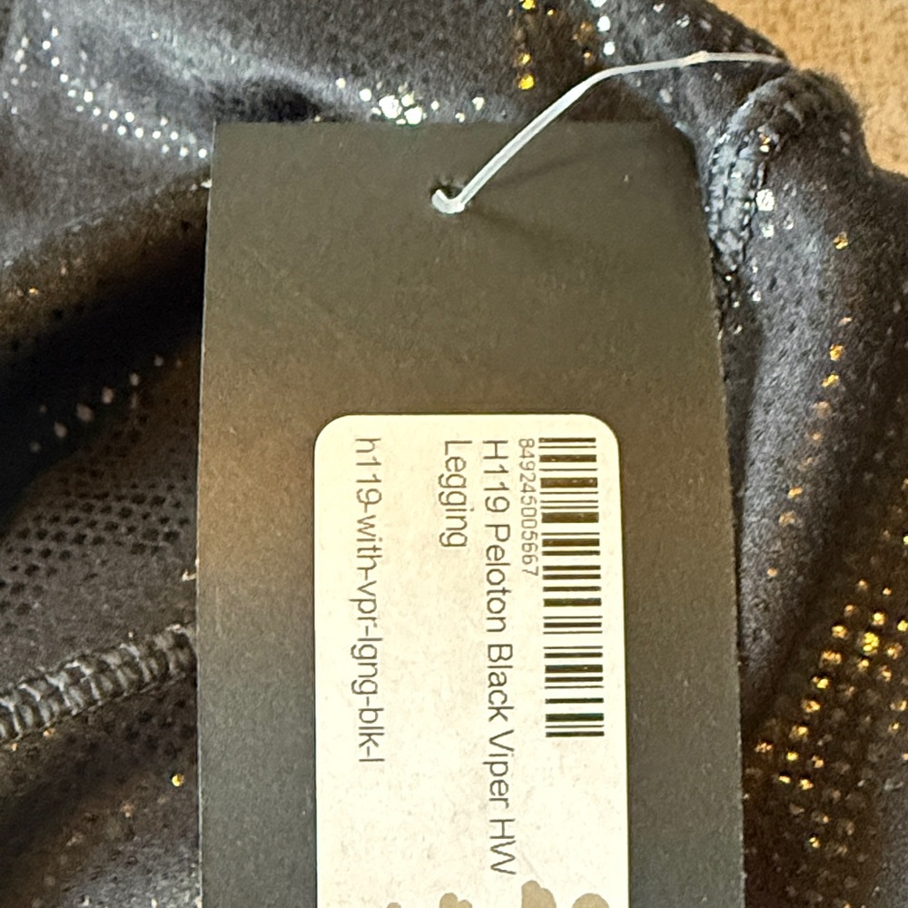 Peloton snakeskin Shimmering Black Leggings full length wear it to heart brand - Picture 2 of 4